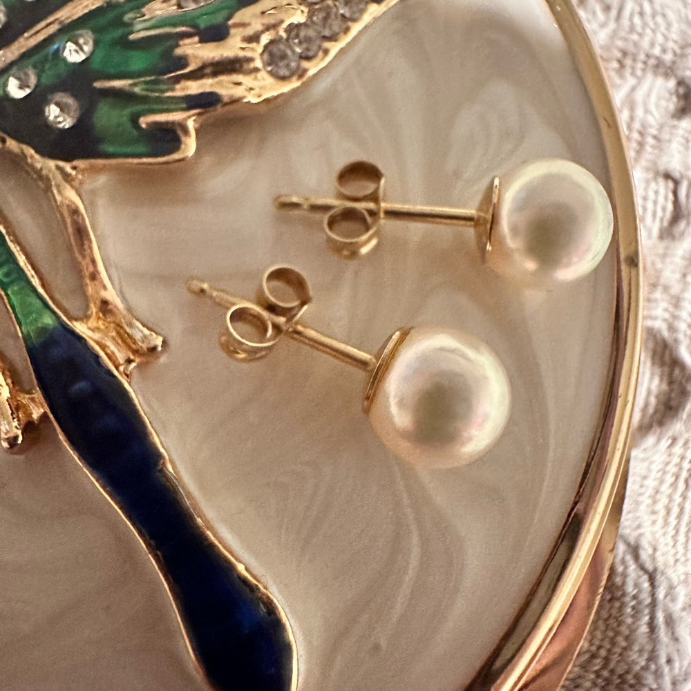 Estate 14k gold 6mm Pearl Stud Earrings